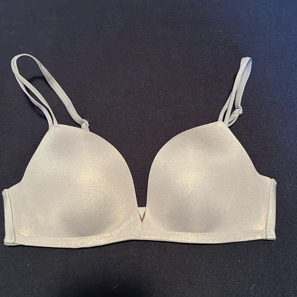 Victoria’s Secret Gray Shimmer Bra-32C